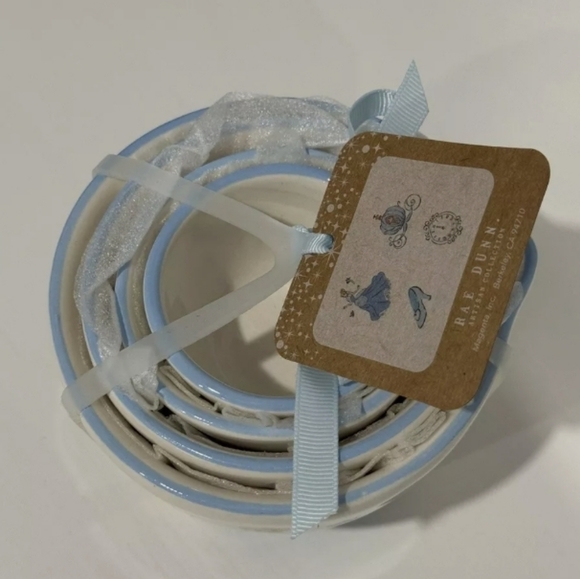 NEW Rae Dunn Disney Cinderella Set of 4 Measuring Cups - Picture 4 of 5